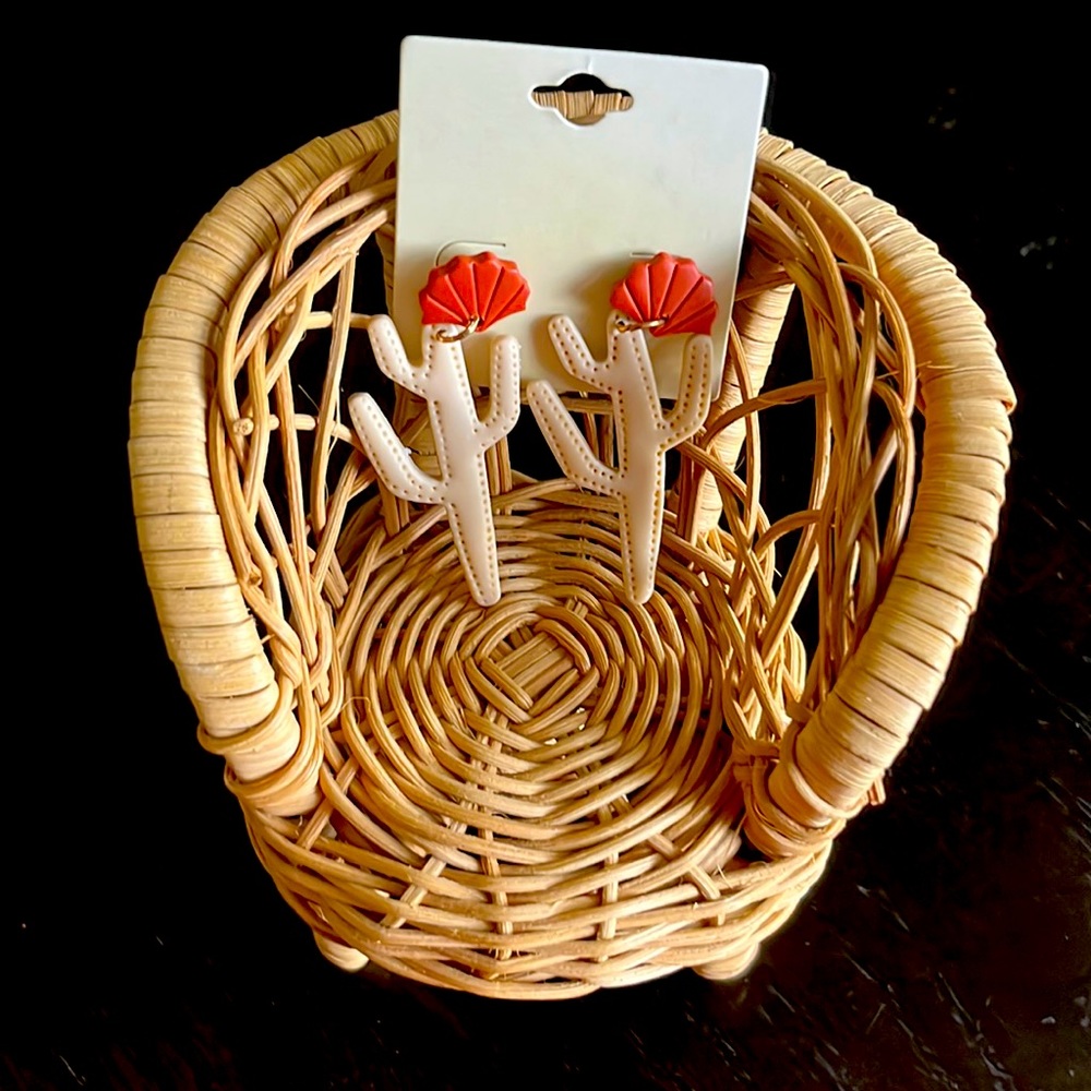 Polymer clay earrings. Cream and red color